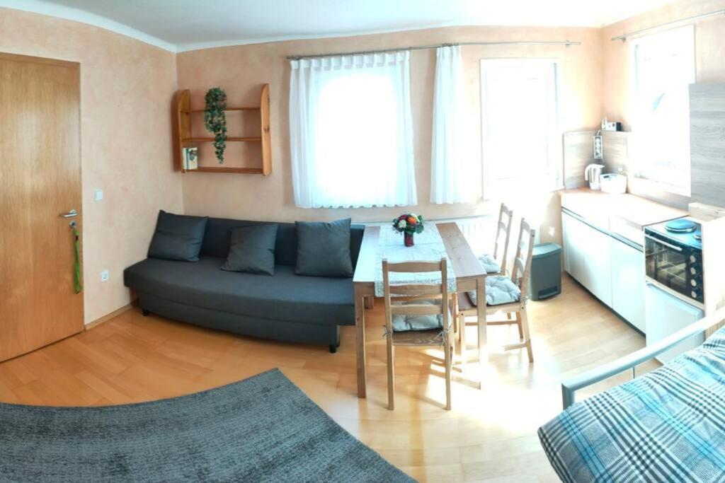 Zentrale & Ruhige Ferienwohnung 默辛根 外观 照片